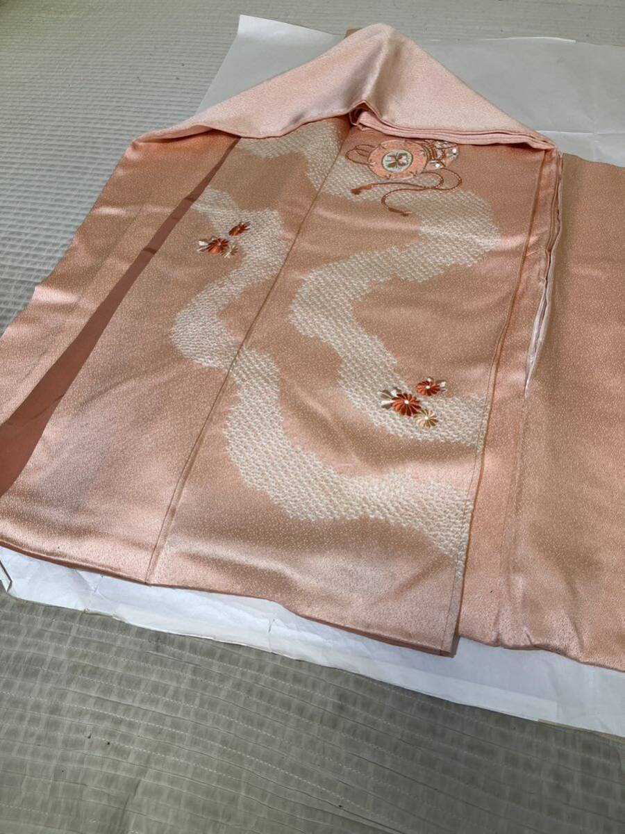 訪問着　正絹　絞り　刺繍　鼓　笛　房　花　華　ピンク色地　着物　和服　和装　着物コーデ　リメイク　染め替え　衣装　百貨店　高級_画像1