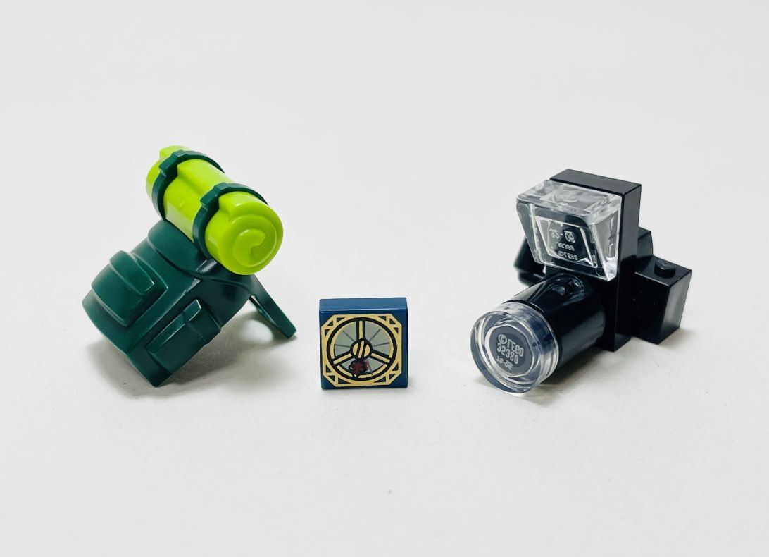 【新品未使用】レゴ　LEGO　冒険セット　バックパック　方位磁石　カメラ_画像1