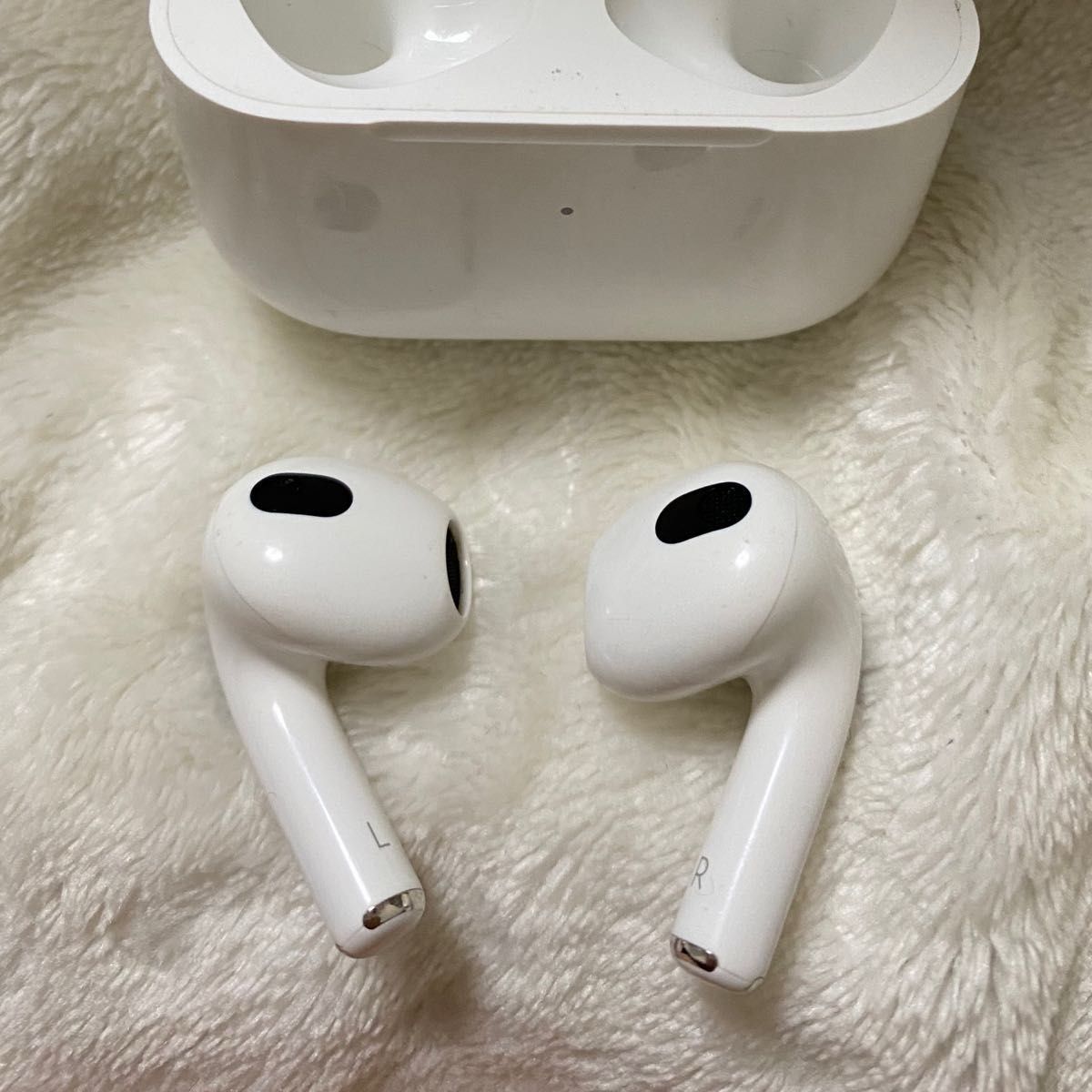 AirPods  MME73J 第3世代　MagSafe充電ケース付　AirPods （正規品）