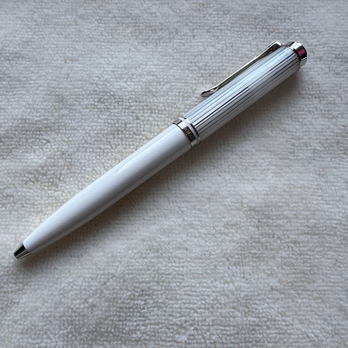 新品未使用 Pelikan ペリカン 限定ボールペン K605 ホワイトストライプ