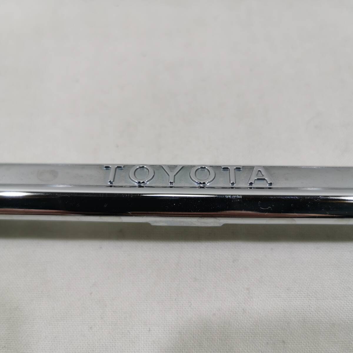 2枚セット トヨタ TOYOTA 純正 ナンバープレートフレーム ホルダー 枠 08407-00270 08407-00272_画像3