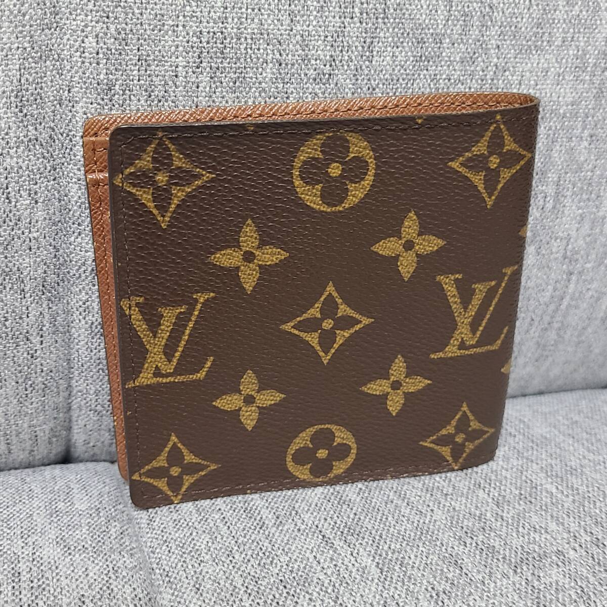 美品 LOUIS VUITTON ルイヴィトン モノグラム ポルトフォイユ・マルコ M61675 新型 2つ折り財布 短財布 カード4枚モデル 2007年製の画像2