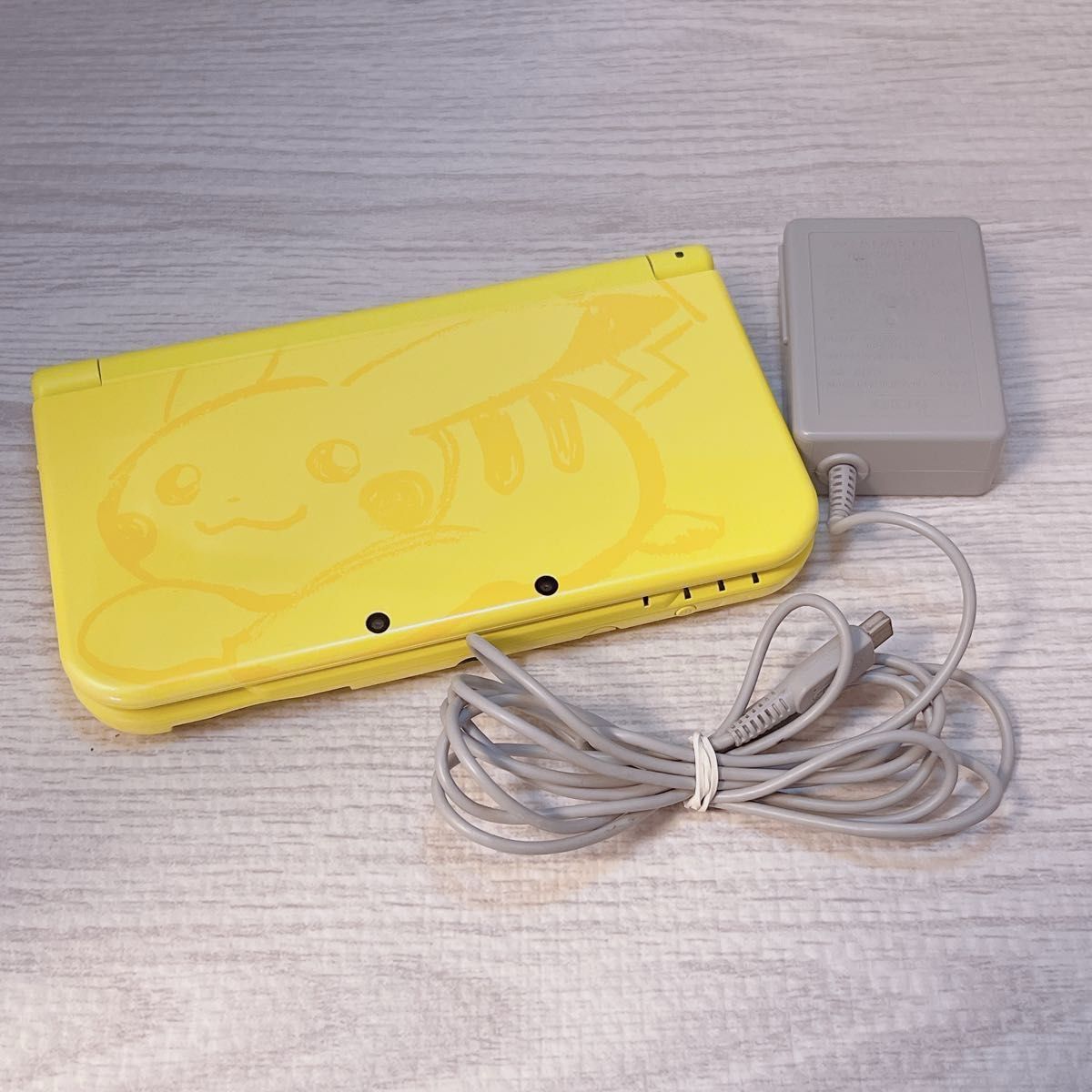 美品 激レアテーマ Newニンテンドー3DS LLピカチュウイエロー 美品 激レアテーマ Newニンテンドー3DS LLピカチュウイエロー