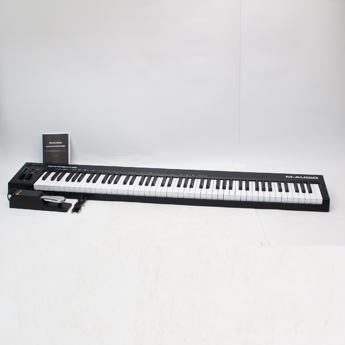 426)【美品】M-AUDIO KEYSTATION88 MK3 キーボード MIDI セミウェイト 88鍵 USB 鍵盤楽器の画像1