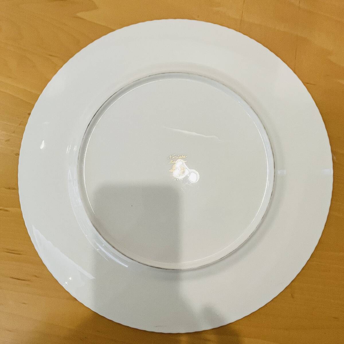 NA5149 平皿 4枚セット Noritake BONE CHINA ノリタケ 洋風皿 洋食 レストラン 披露宴 盛り付け皿 検K_画像3