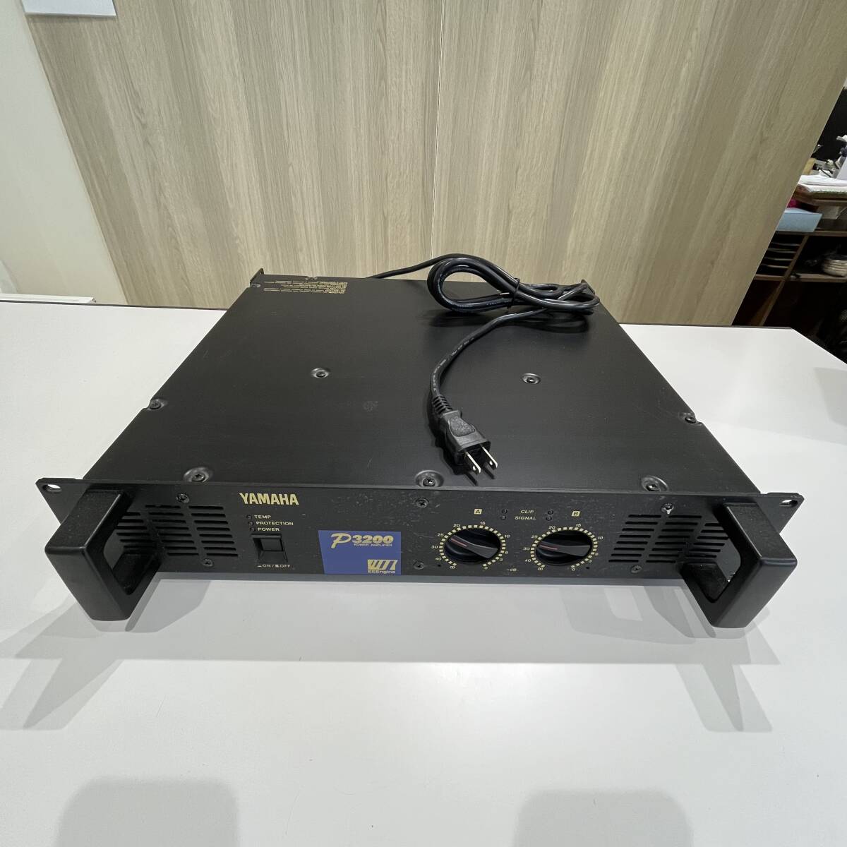 NA5241 ヤマハ P3200 パワーアンプ 通電確認 音響機器 業務用 レコーディング YAMAHA POWER AMPLIFIER 検K_画像1