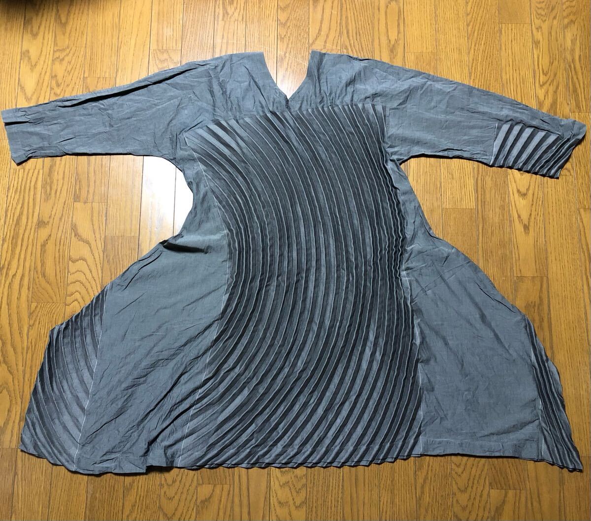 ISSEY MIYAKE 2021AW イッセイミヤケ 21AW CLIFF PLEATS TUNIC DRESS クリフ プリーツ 変形 チュニック ワンピース ドレス_画像4