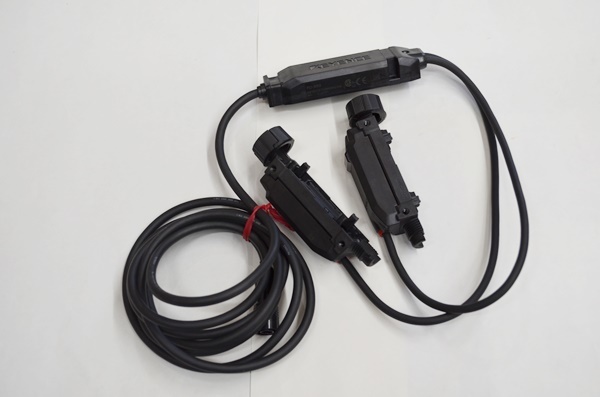 超美品 KEYENCE キーエンス FD-XS8 クランプオン式流量 センサ 超美品 KEYENCE キーエンス FD-XS8 クランプオン式流量 センサ
