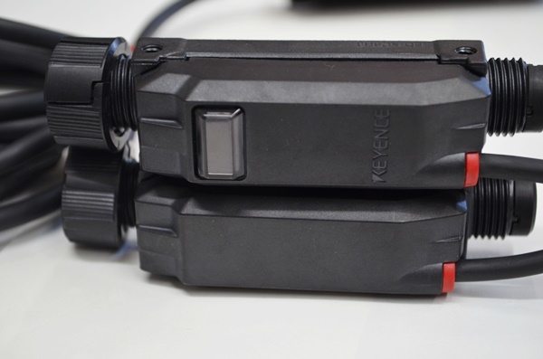超美品 KEYENCE キーエンス FD-XS8 クランプオン式流量 センサ 超美品 KEYENCE キーエンス FD-XS8 クランプオン式流量 センサ