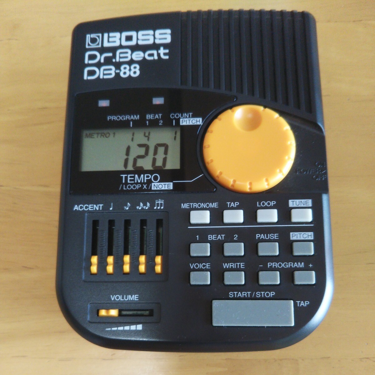 中古品 BOSS Dr Beat DB-88 動作品 電子メトロノーム リズムマシン ドクタービート_画像1