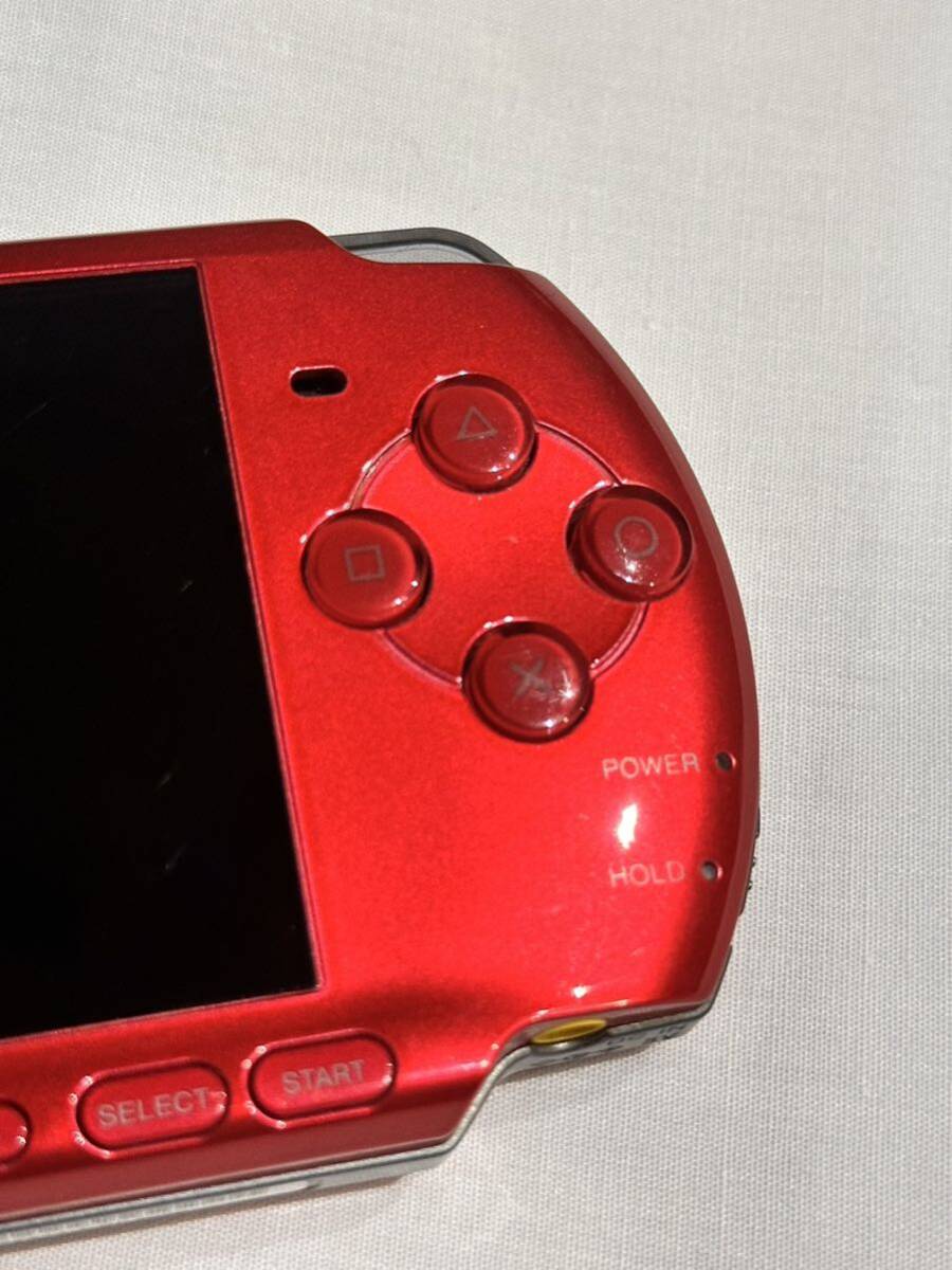 ☆ PSP ☆ プレイステーションポータブル PSP-3000 ラディアントレッド 動作品 本体 のみ Playstation Portable バッテリー欠品 _画像3