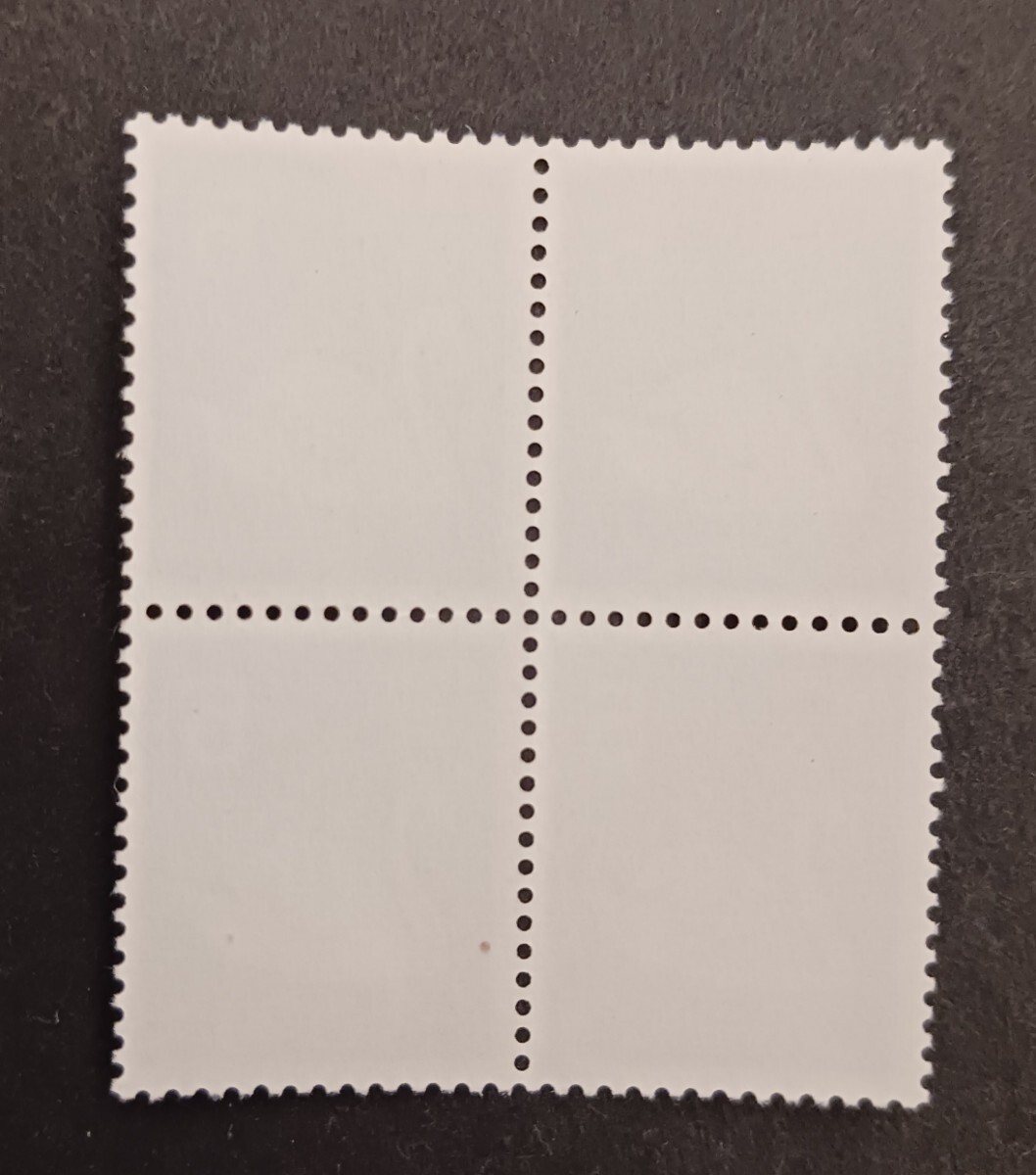 普通切手 1967年シリーズ コブハクチョウ 4枚ブロック 未使用品 (ST-1)_画像2