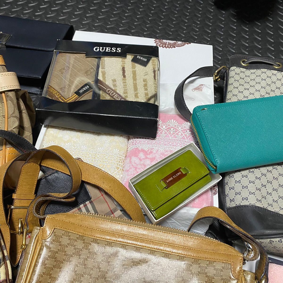 豪華ブランド17点セット　BURBERRY バーバリー　GUCCI グッチ　COACH コーチ　CELINE セリーヌ　VALENTINO など まとめ売り_画像7