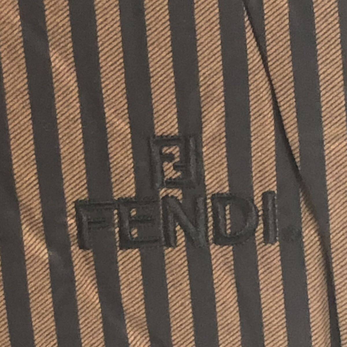 激レア【送料無料】 FENDI/フェンディ/正規品/新品未使用/シルク肌掛ふとん/布団/綿100%/絹100%/150cm×200cm/ズッカ柄 /高級寝具(0248y)_画像2