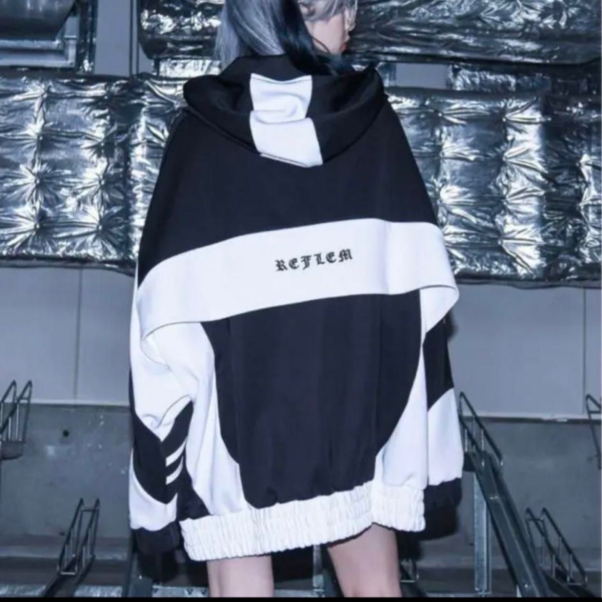 REFLEM/レフレム』BIGアーチ切替ハイネックジャージパーカー REFLEM/レフレム』BIGアーチ切替ハイネックジャージパーカー