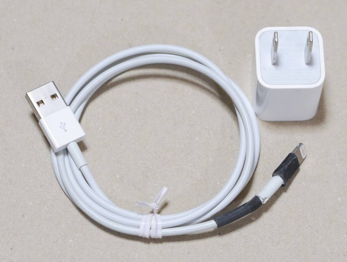 Apple 純正 5W 電源 アダプタ A1385 USB-A Lightning ライトニング ケーブル ゆうパケット 可 一応 ジャンク 検) アップル 充電器の画像1