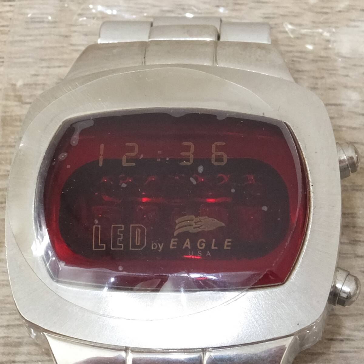 未使用品 デッドストック品 EAGLE USA LED WATCH EA101/102/104 デジタル 腕時計 12個セット 風防色 レッド 電池切れ 不動品 ジャンク扱い_画像3