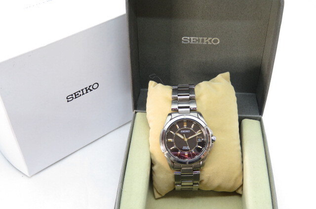 1円～【動作品】SEIKO セイコー　ソーラー　チタニウム　V145-0AX0　メンズ腕時計　ブラック文字盤　シルバー　3-5-17_画像2
