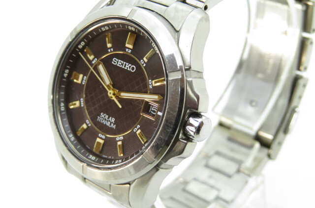 1円～【動作品】SEIKO セイコー　ソーラー　チタニウム　V145-0AX0　メンズ腕時計　ブラック文字盤　シルバー　3-5-17_画像3