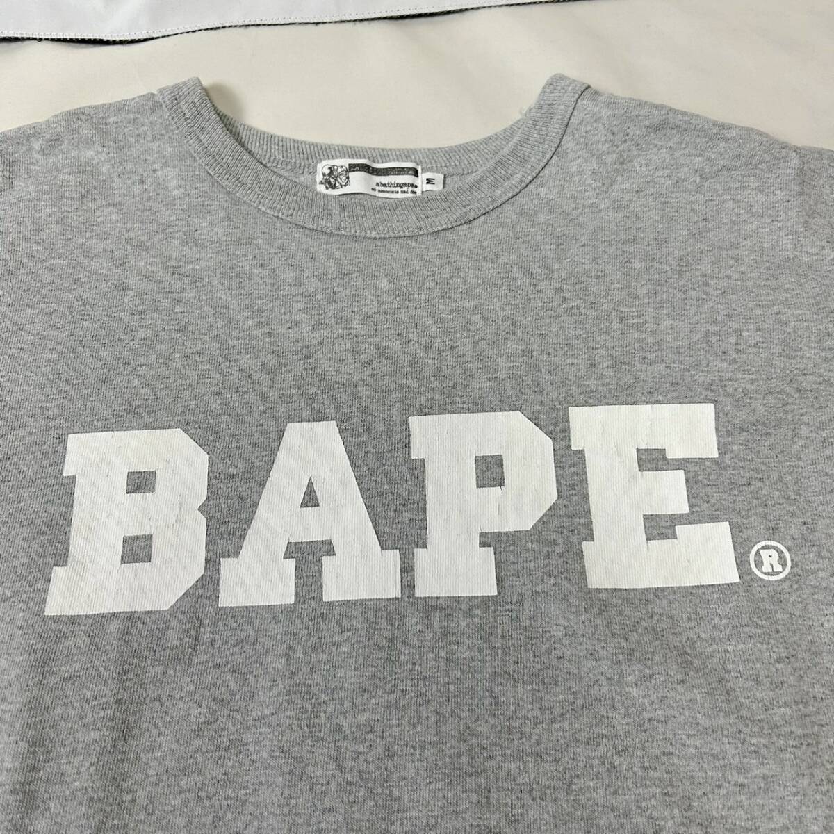 90s 初期 日本製 良好 正規品 A BATHING APE BAPE アベイシングエイプ べイプ USED加工 BAPE 白ロゴ プリント Tシャツ 裏原宿 グレー M_画像3