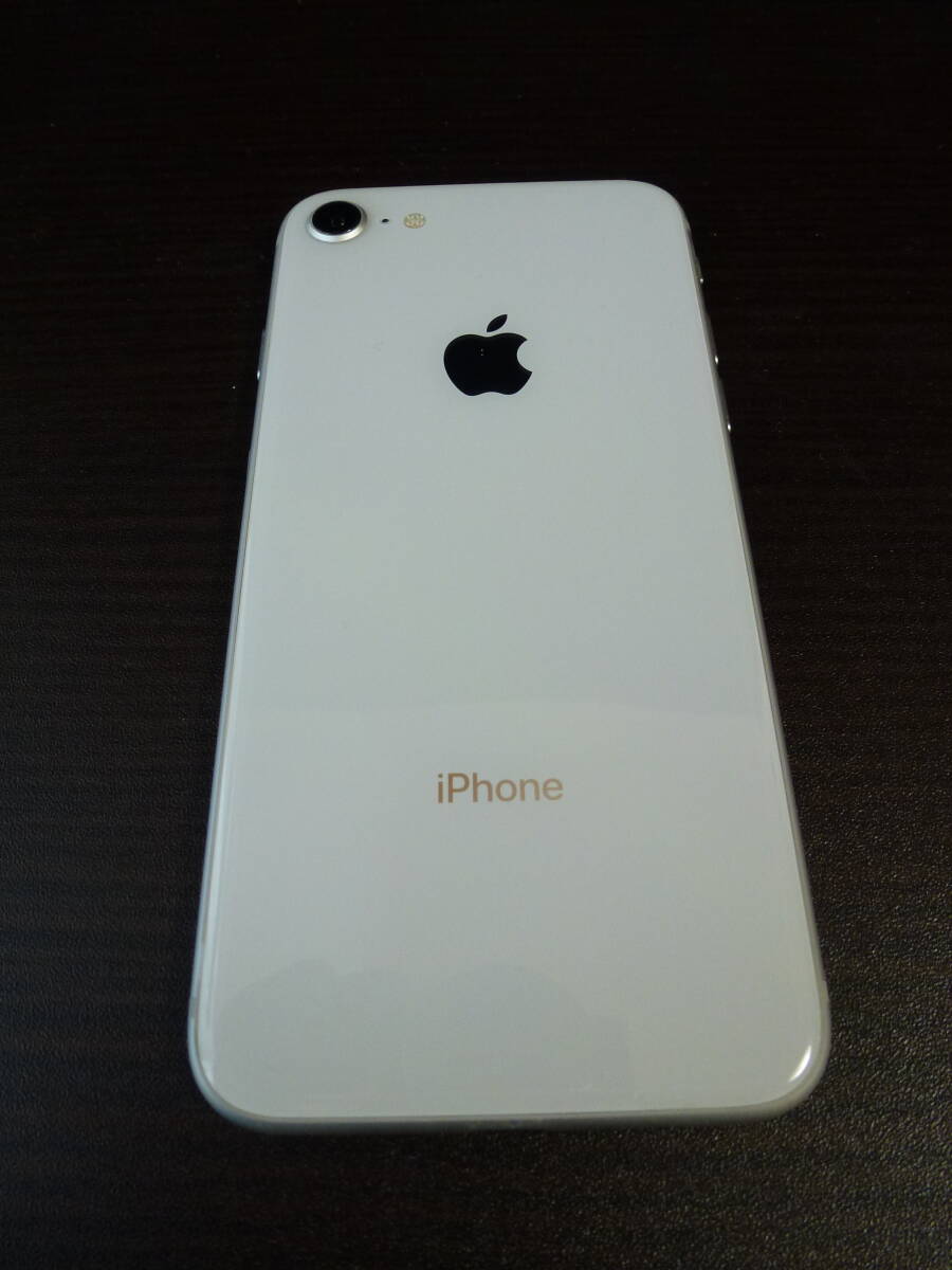 美品・送料無料 iPhone8 256GB Docomo正規品 SIMロックフリー 