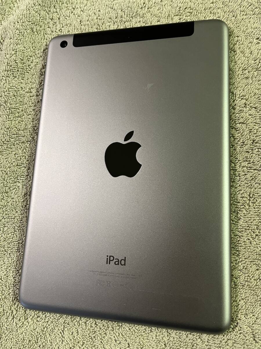 ★【美品】iPad mini3 Wi-Fi+Cellular au 16GB スペースグレイ（ケース付き）_画像2