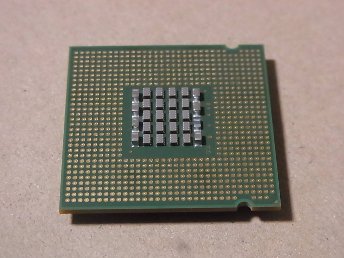 ◎Intel Pentium D 830 SL88S 3.0GHz/2M/800/05B Smithfield LGA775 2コア (Ci0882)_画像4