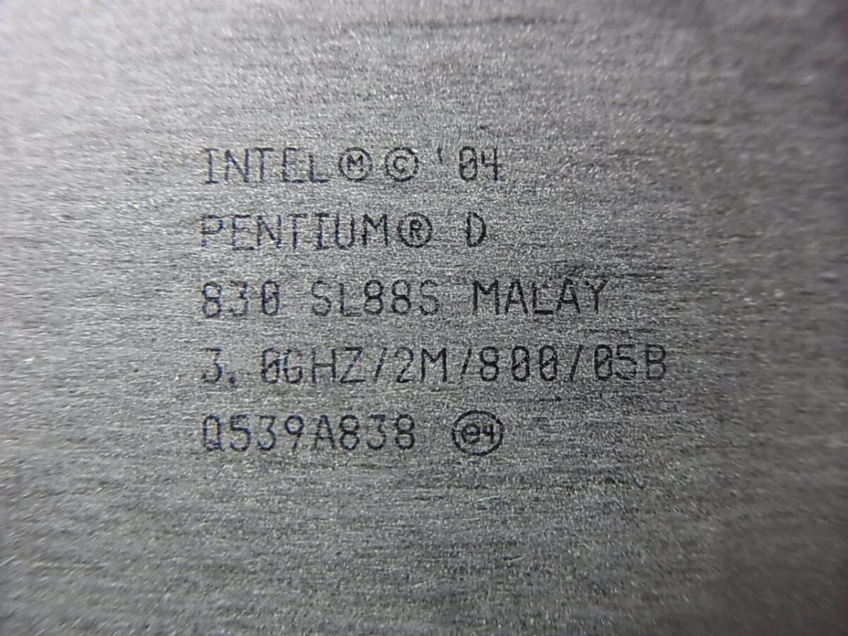 ◎Intel Pentium D 830 SL88S 3.0GHz/2M/800/05B Smithfield LGA775 2コア (Ci0882)_画像2