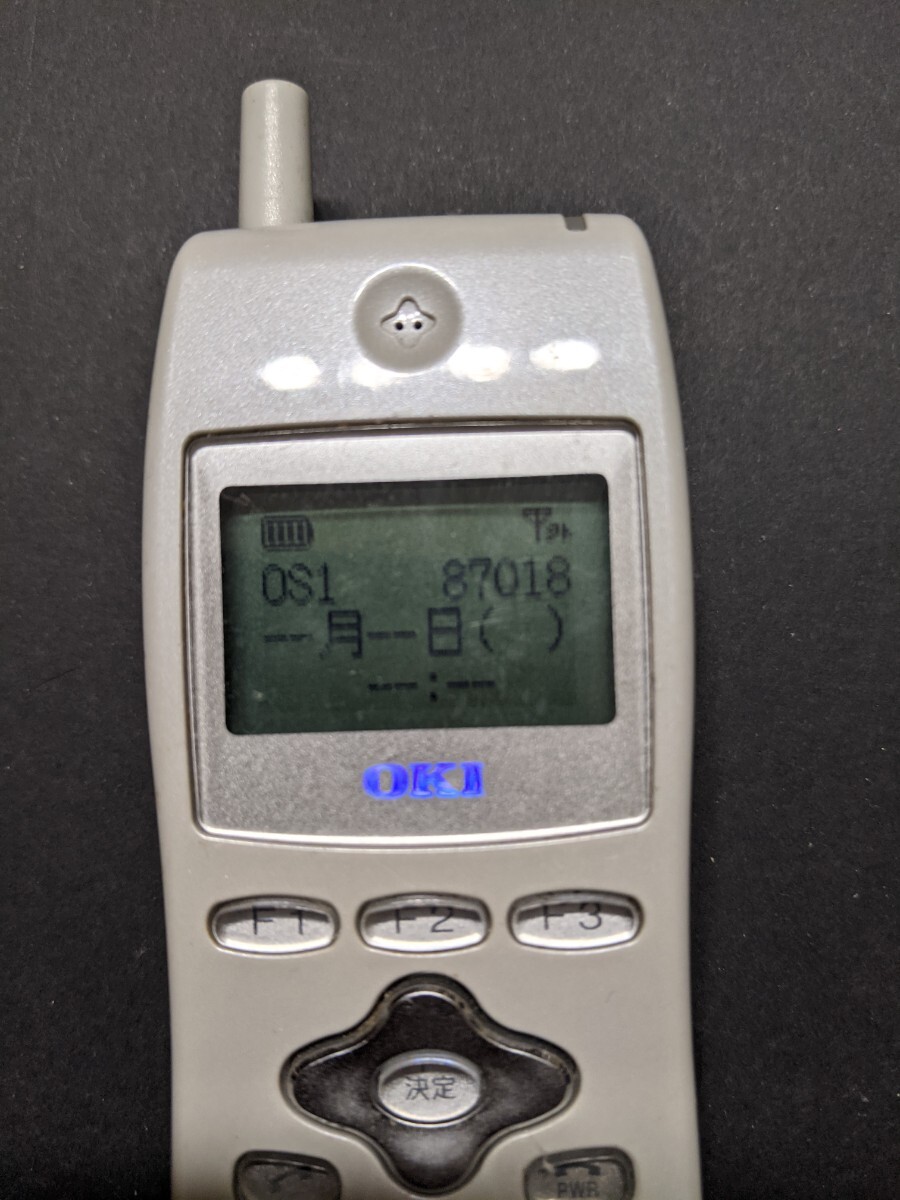 IY0589 OKI ビジネスフォン UM7700 デジタルコードレス電話機 沖電気工業 起動&簡易動作確認&簡易清掃&リセットOK 送料無料 現状品の画像2
