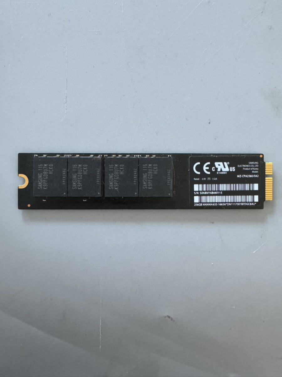 Apple Samsung 純正SSD　MZ-CPA2560/0A2 256GB 中古動作品　_画像2