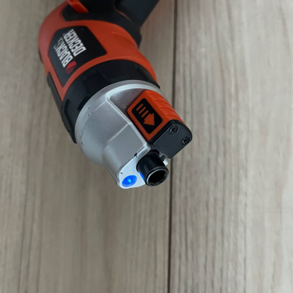 #649)ブラック&デッカー BLACK&DECKER　充電式 電動ドライバー3.6V_画像3