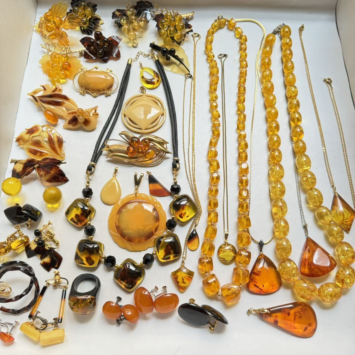 Yahoo!オークション - べっ甲 アクセサリーセット 大量 琥珀 Yahoo!オークション - べっ甲 アクセサリーセット 大量 琥珀
