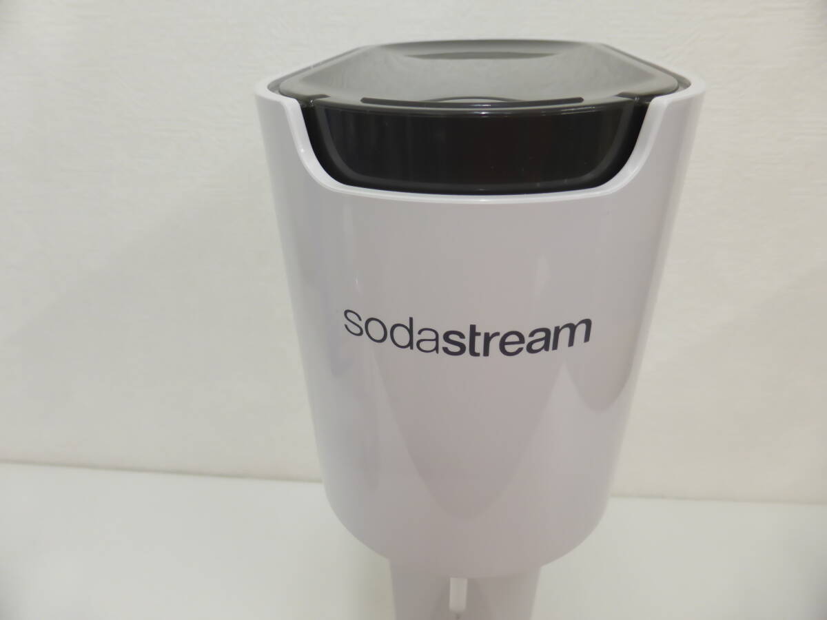 家電祭 ソーダストリーム ジェネシス v2 スターターキット 未使用保管品 sodastream Genesis 炭酸水 メーカー ガスシリンダー 専用ボトル_画像2