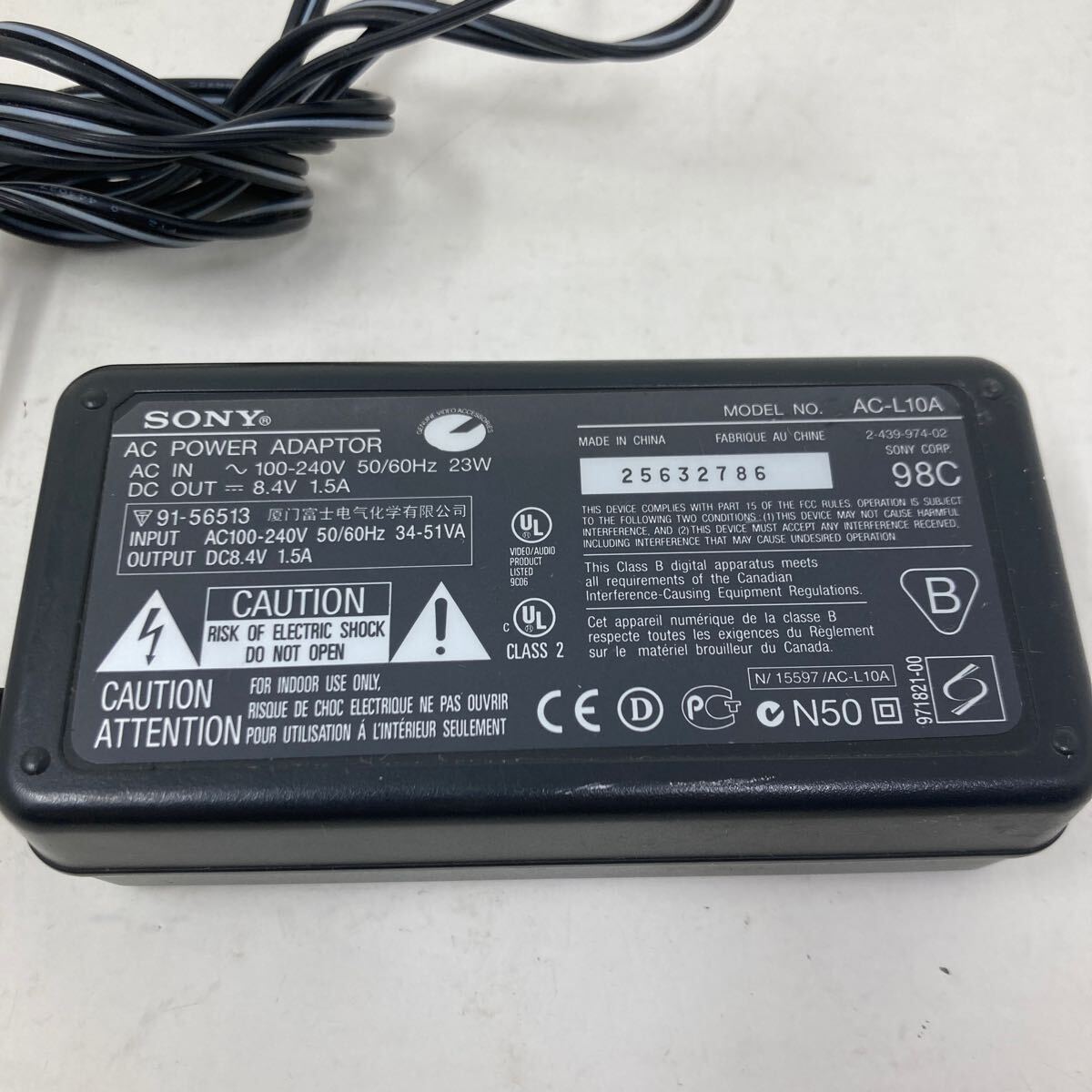 SONY ソニー ACアダプター AC-L10A DC8.4V 1.5A 02032503の画像2