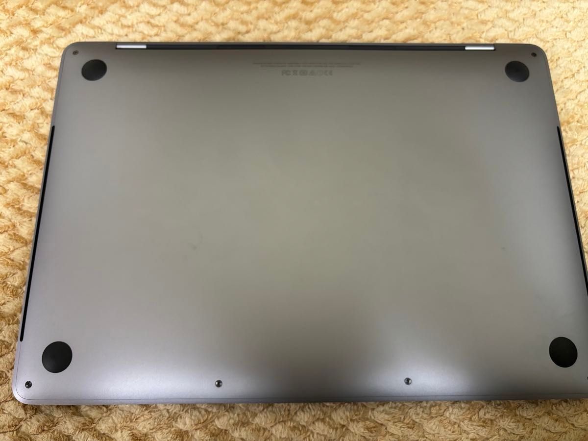 MacBook Pro (13-inch,2017, Four Thunderbolt 3Ports)タッチバー付きバッテリー正常