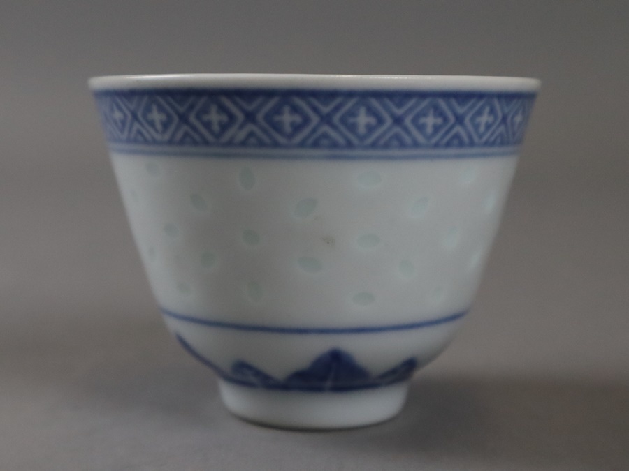 中国【景徳鎮製】湯呑 青花蛍焼 五客揃 煎茶碗 古玩 細密細工 古