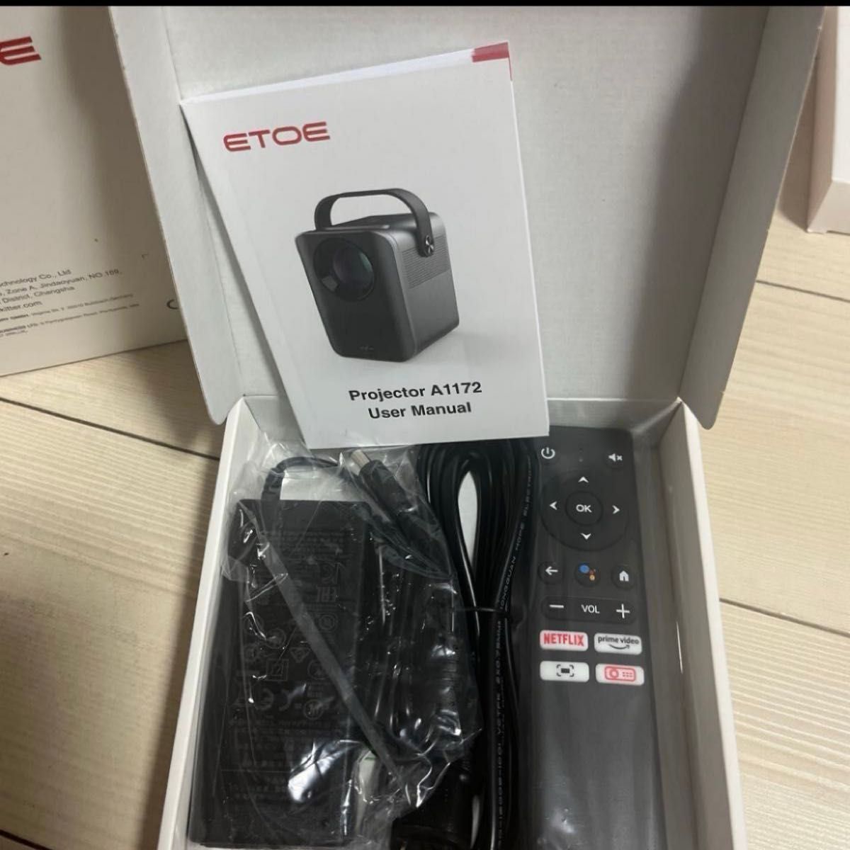 ETOE プロジェクター小型 Android TV 10.0 Netflix搭載 1080p フルHD 台形補正 新品　即購入歓迎