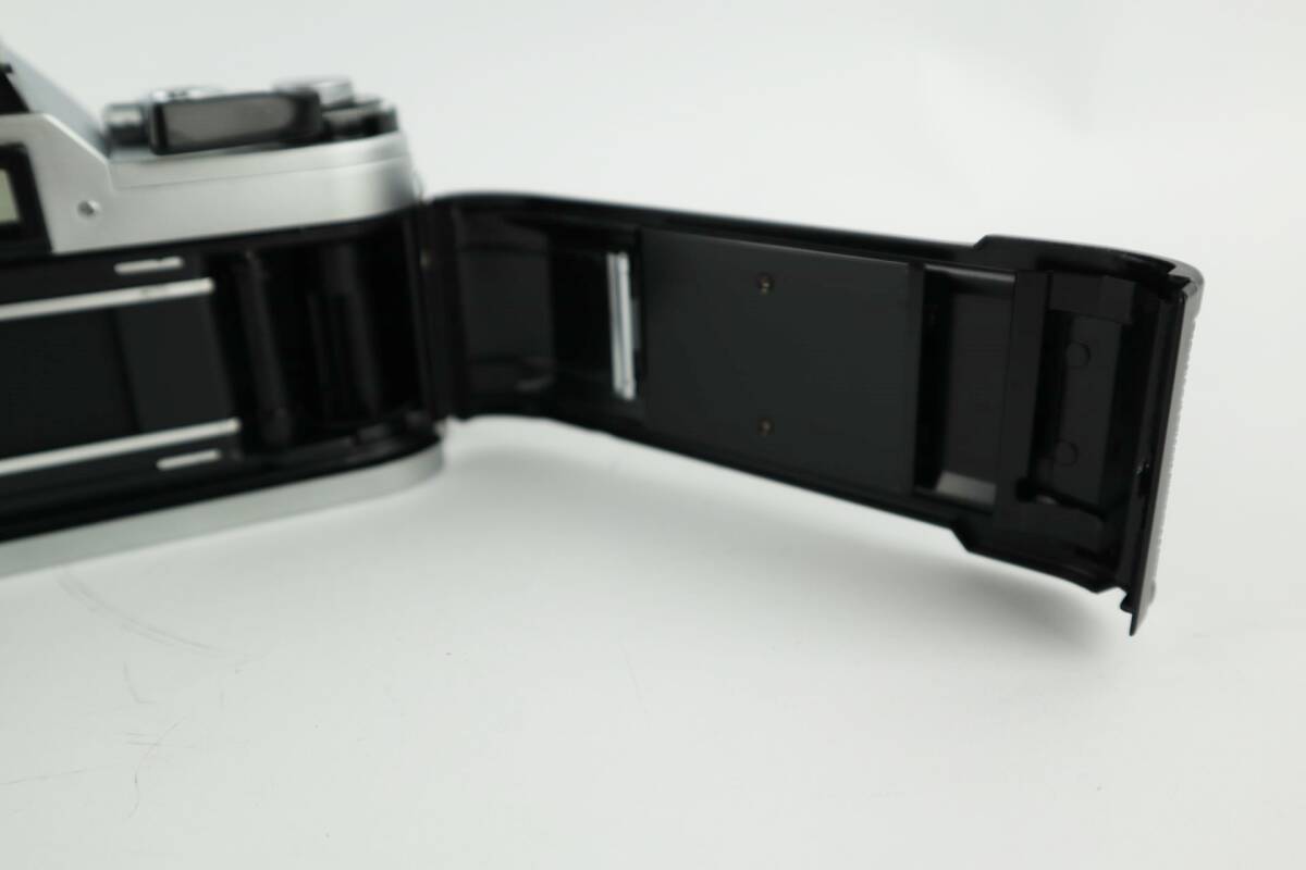 1円スタート　カメラ　キャノン　AE-1　レンズ：FD　50ｍｍ　1：1.4　S.S.C　ストロボ：155A　外装美品　シャッターのみ確認済み　現状品_画像8