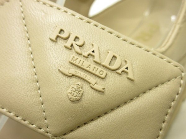 プラダ PRADA ★ 青山店購入 定価￥176000(税込） ロゴ入り パデッド ナッパ レザー サンダル ★ サイズ37(24cm)_画像4