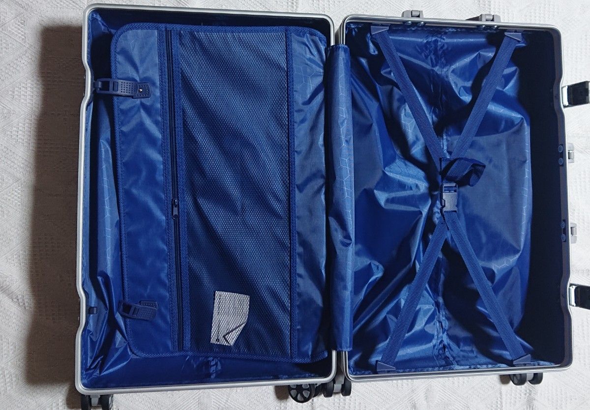 【1点限り】スーツケース　Mサイズ　キャリーケース　キャリーバック　旅行バック　トランク グレーシルバー
