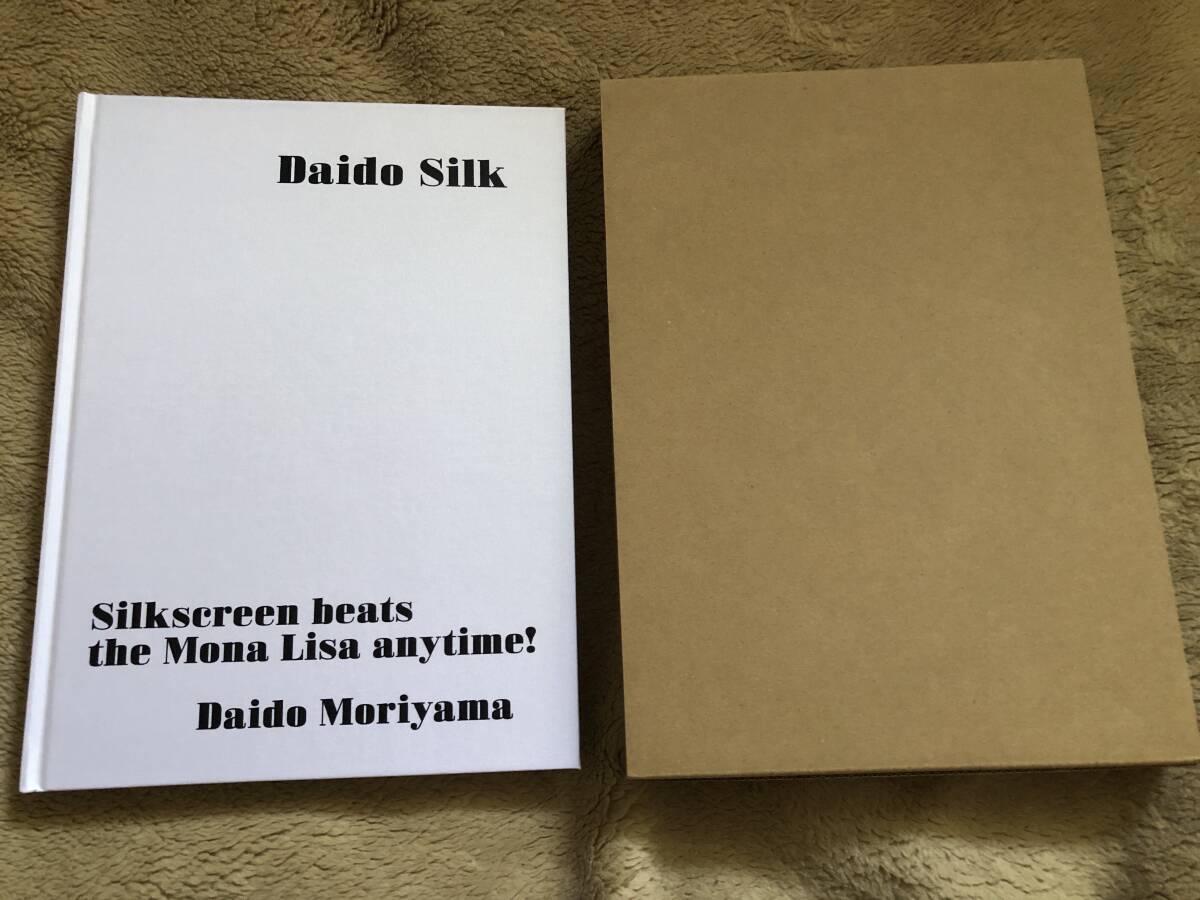 Yahoo!オークション - 森山大道『Daido Silk』白 サイン付 Yahoo!オークション - 森山大道『Daido Silk』白 サイン付