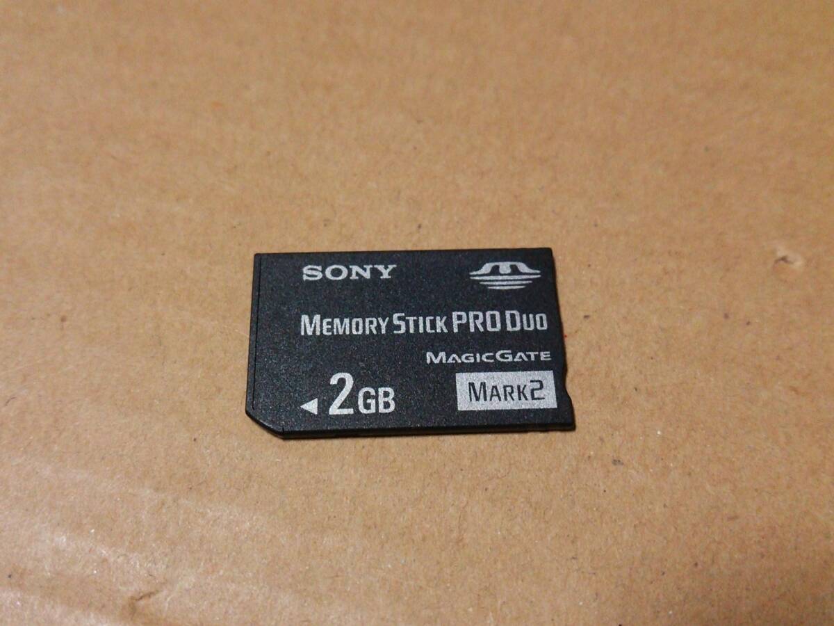 中古 [ゲーム/PSP] MEMORY STICK PRO DUO (メモリースティック プロ デュオ) 2GB (SONY製)_画像1