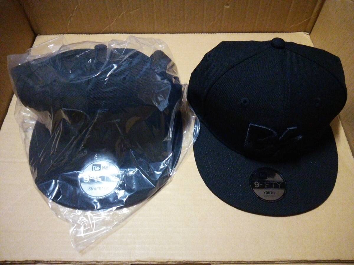 [グッズ] B'z 「NEW ERA 9FIFTY“B'z MODEL”」「“B'z MODEL”キッズタイプ」セット/ Exhibition SCENES 帽子 キャップ ニューエラ ビーズ_画像1