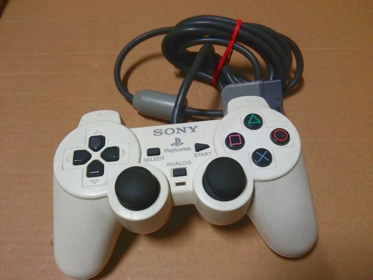 中古 [ゲーム/PS] PlayStation プレイステーション アナログコントローラー デュアルショック 「ホワイト」(SCPH-1200) / DUALSHOCK 白の画像1