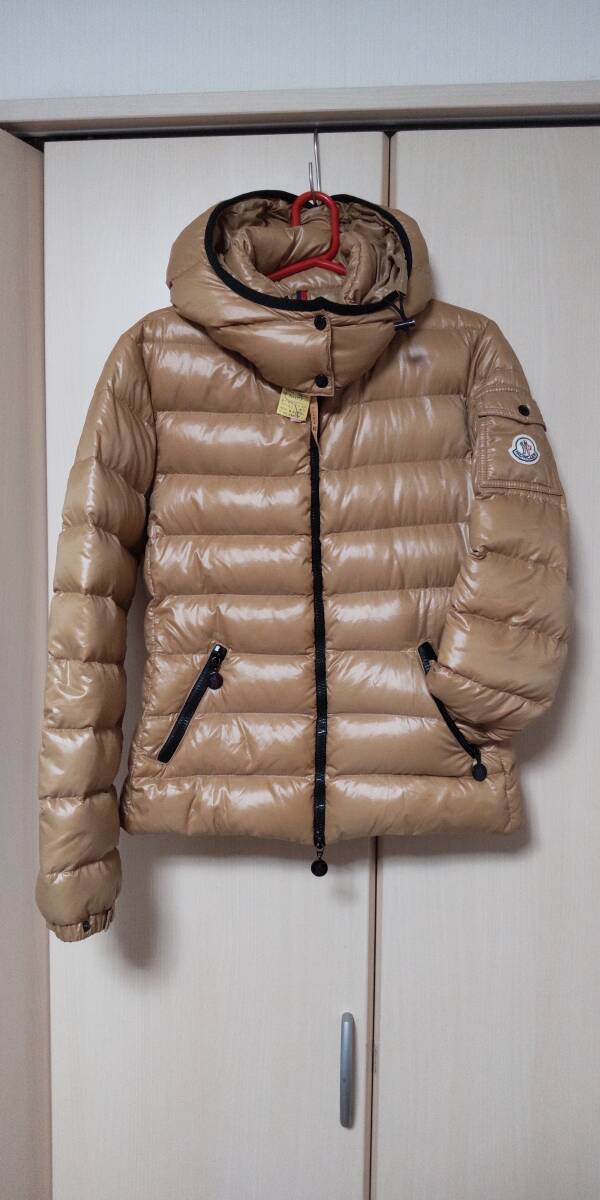 美品即決 モンクレール バディ MONCLER BADY ダウンジャケット フード付き ベージュ サイズO S～M クリーニング済_画像1