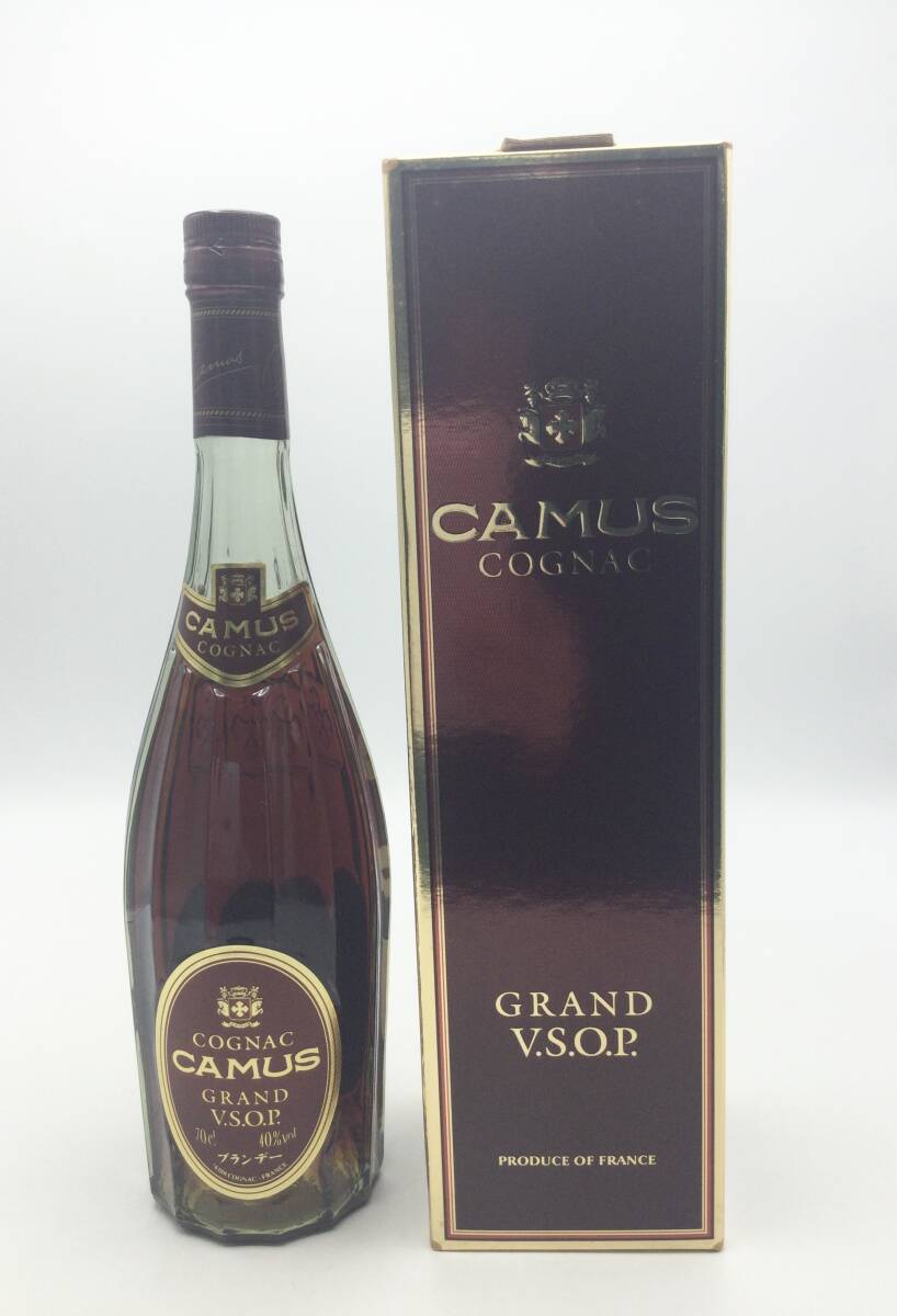 EE6●＜未開栓＞洋酒 CAMUS GRAND カミュ グランド VSOP コニャック ブランデー 700ml 40% 箱付き 古酒 ●_画像1