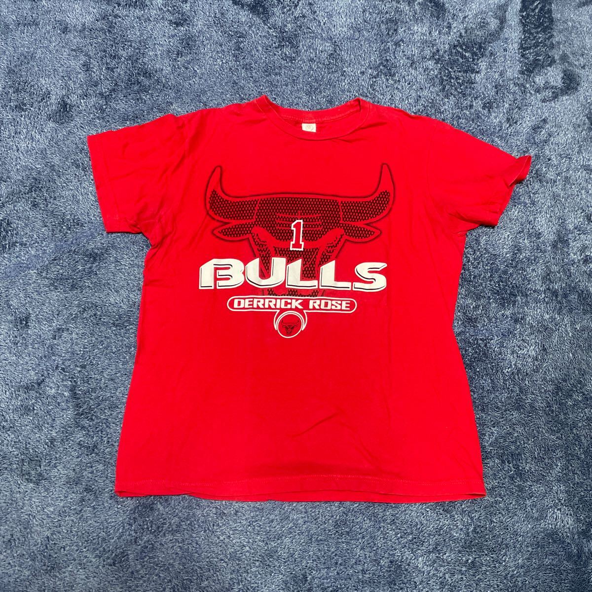 NBA CHICAGO BULLS（ブルズ）1 Derrick Rose 半袖Tシャツ メンズサイズM デリックローズの画像1