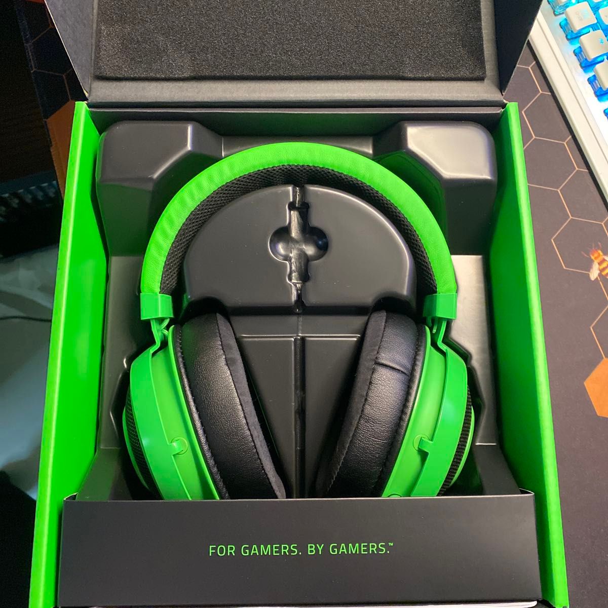 RAZER KRAKEN のゲーミングヘッドセットです。          動作確認済み。付属品完備