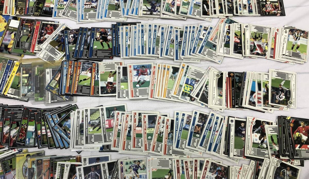 ☆☆【USED】サッカー トレーディングカード おまとめ 大量セット スポーツ 日本 海外 チーム サイズ80の画像5