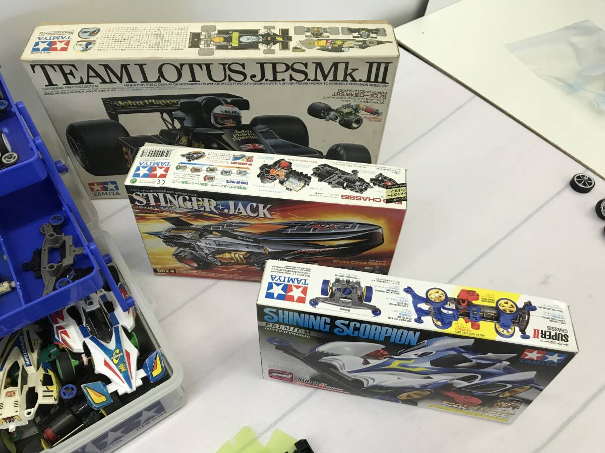 ☆★【ジャンク】TAMIYA タミヤ ミニ四駆 ポータブルピットJAPAN CAP仕様 マシーン パーツ タイヤ 大量 おまとめ 未チェック 140サイズ_画像5